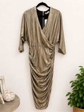alice and olivia metallic wrap dress ALICE + OLIVIA Katina metallic midi wrap dress is available for purchase on au PAY Market - Imported Goods Online Store Co.Ltd. | au PAY Market